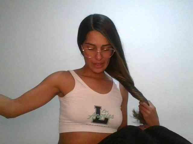 JuanaBrunette webcam