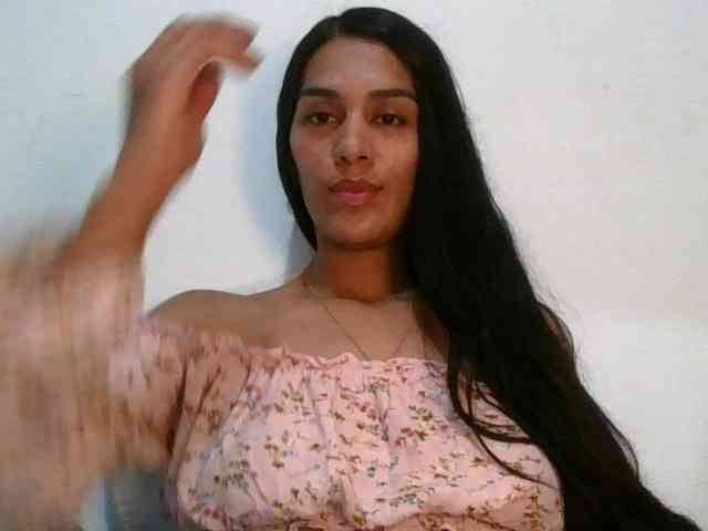 JuanaBrunette webcam