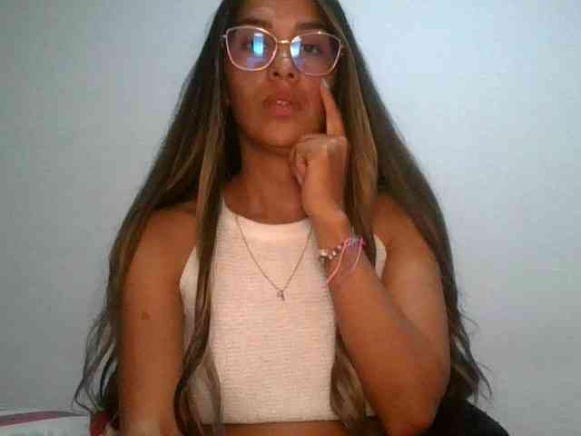 JuanaBrunette webcam