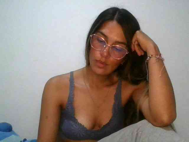 JuanaBrunette webcam