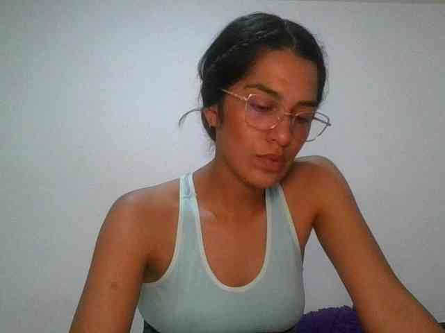 JuanaBrunette webcam