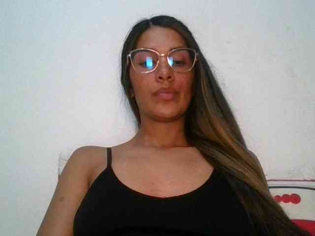 JuanaBrunette webcam