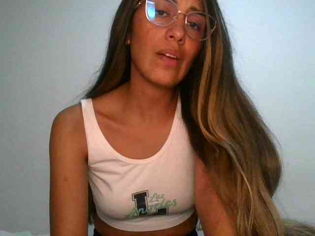 JuanaBrunette webcam