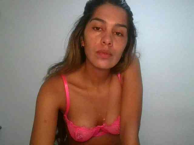 JuanaBrunette webcam