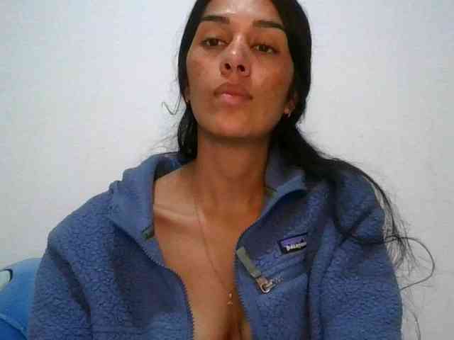 JuanaBrunette webcam
