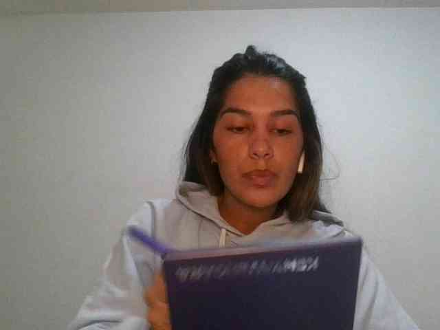 JuanaBrunette webcam