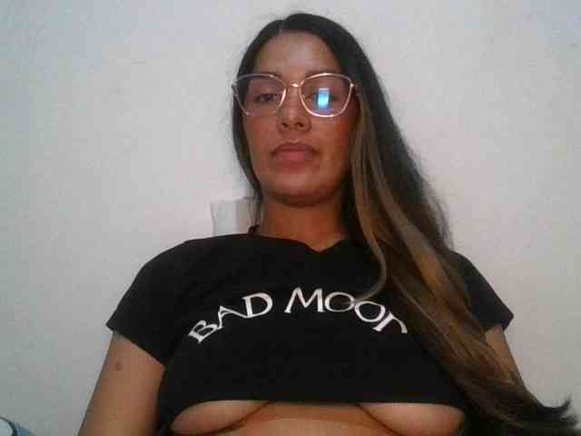 JuanaBrunette webcam