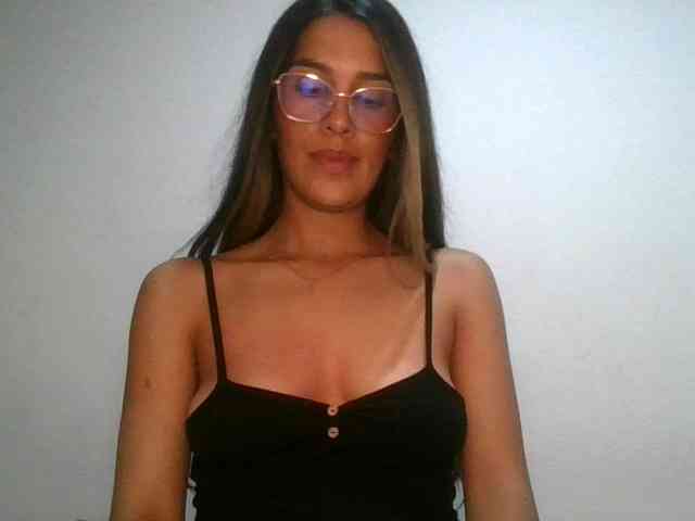 JuanaBrunette webcam