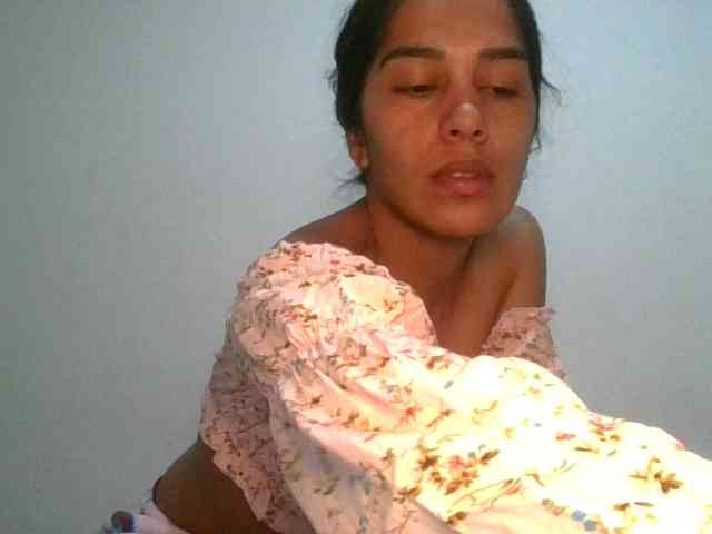 JuanaBrunette webcam