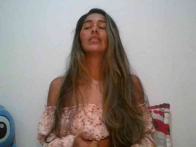 JuanaBrunette webcam