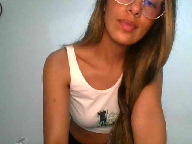 JuanaBrunette webcam