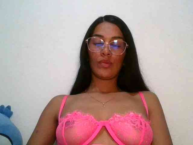 JuanaBrunette webcam