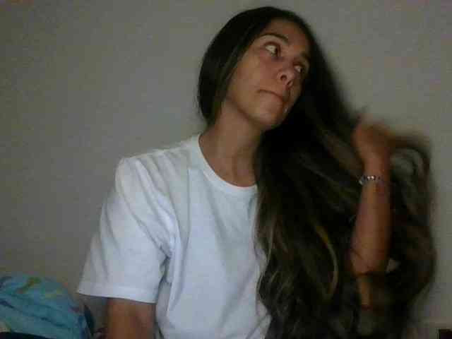 JuanaBrunette webcam