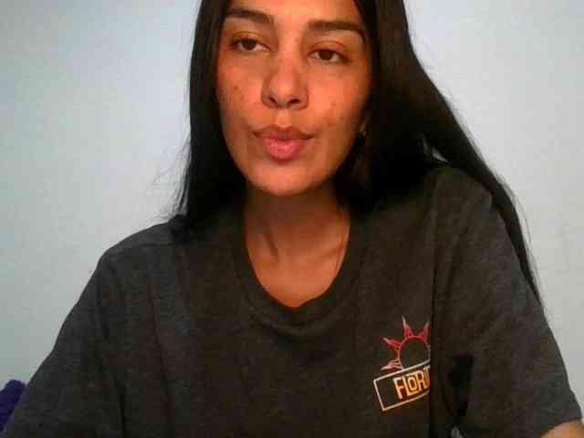 JuanaBrunette webcam