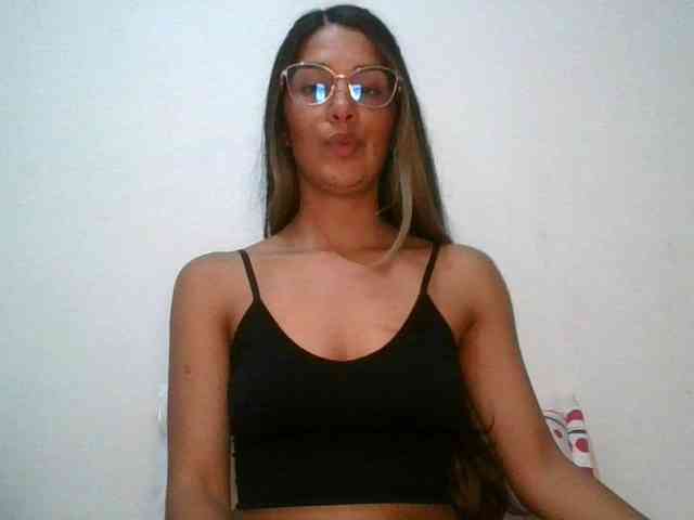 JuanaBrunette webcam