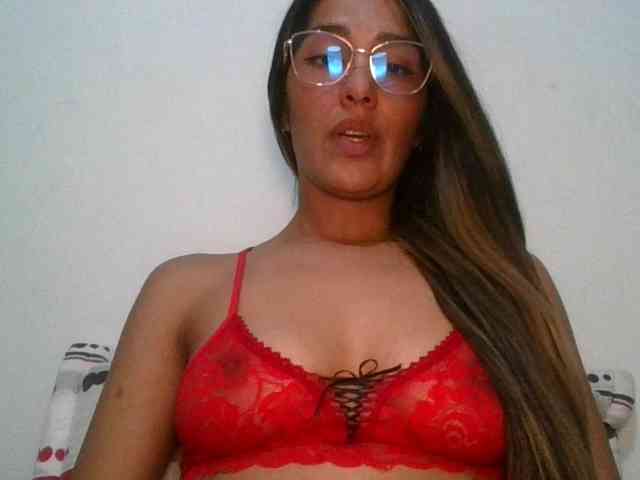 JuanaBrunette webcam