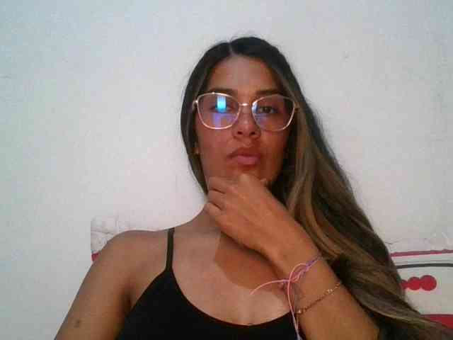 JuanaBrunette webcam