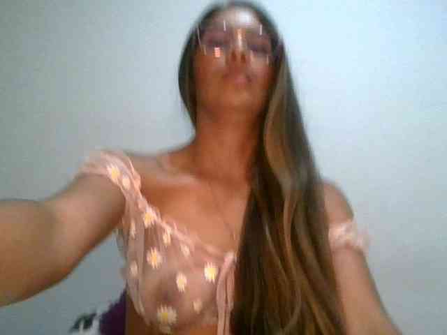 JuanaBrunette webcam