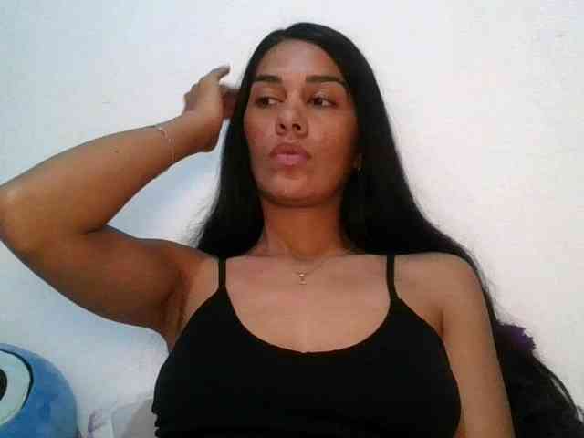JuanaBrunette webcam