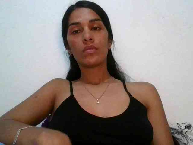 JuanaBrunette webcam
