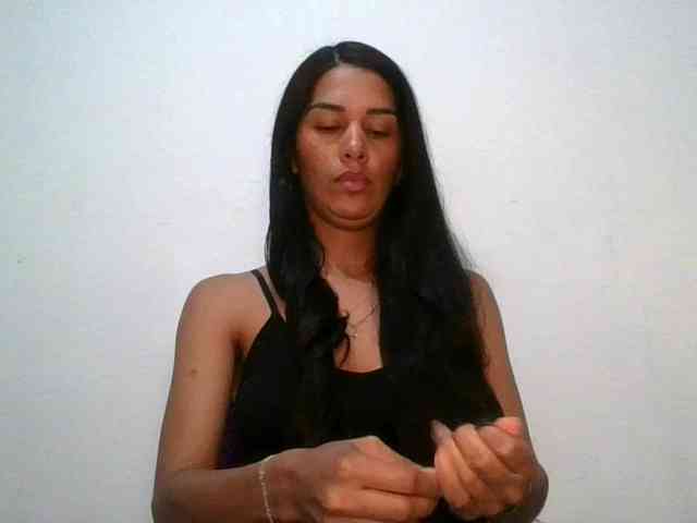 JuanaBrunette webcam