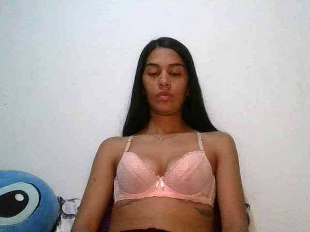 JuanaBrunette webcam