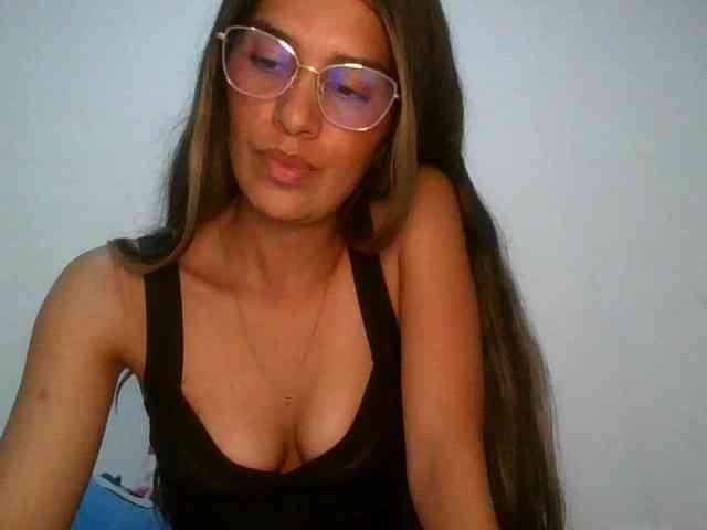 JuanaBrunette webcam