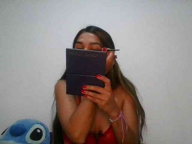 JuanaBrunette webcam