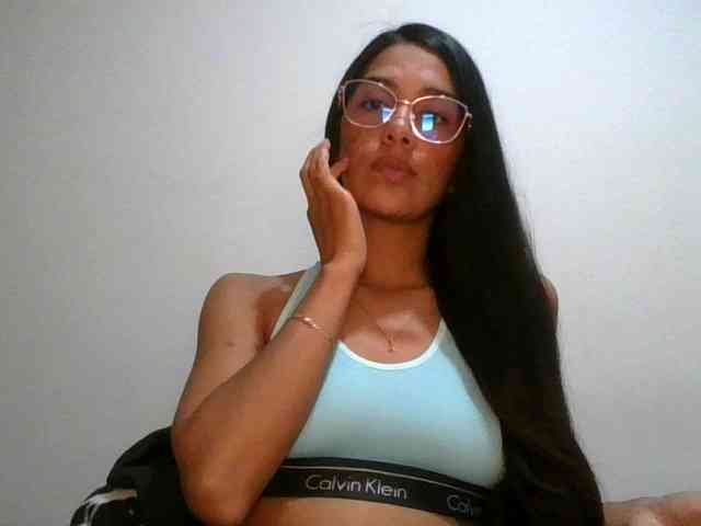 JuanaBrunette webcam