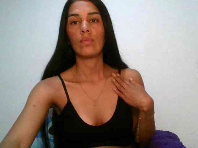 JuanaBrunette webcam