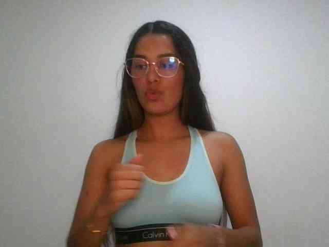 JuanaBrunette webcam