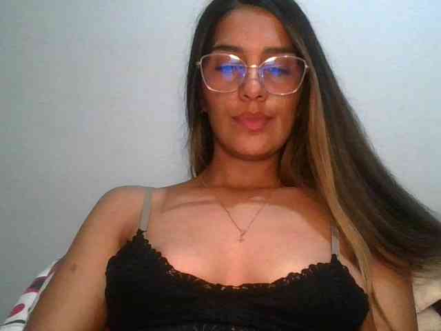 JuanaBrunette webcam