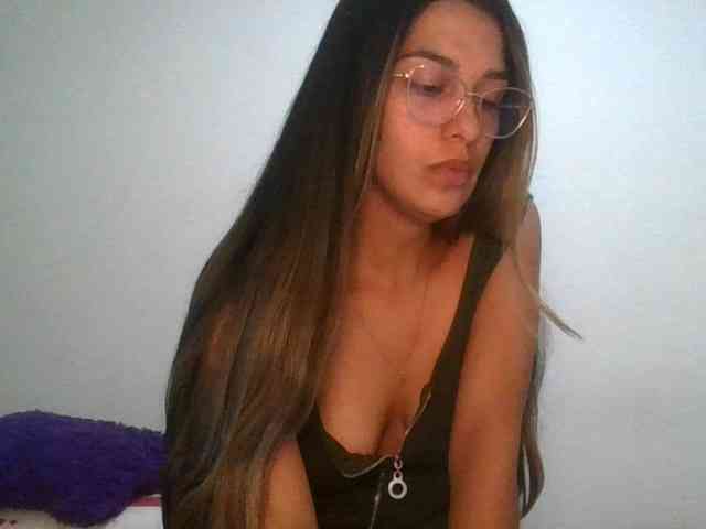 JuanaBrunette webcam