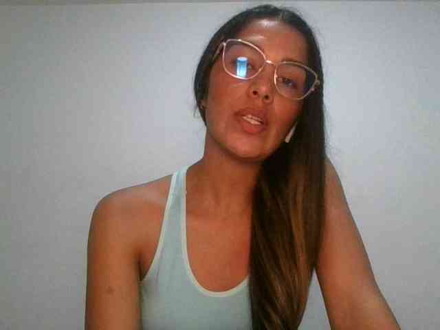 JuanaBrunette webcam