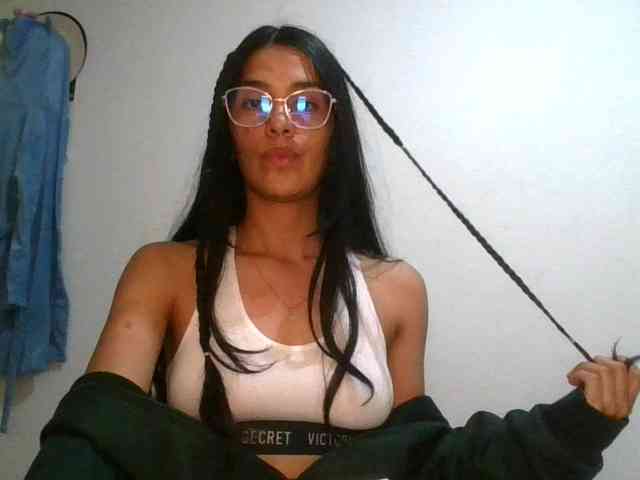 JuanaBrunette webcam