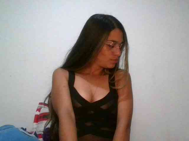 JuanaBrunette webcam