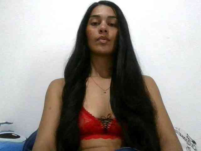 JuanaBrunette webcam