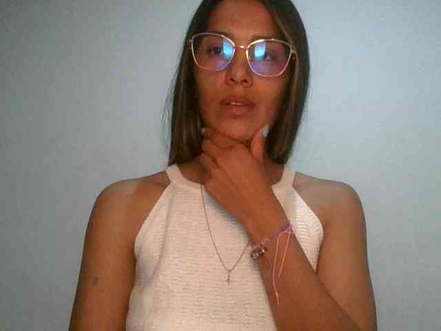 JuanaBrunette webcam