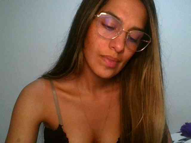 JuanaBrunette webcam