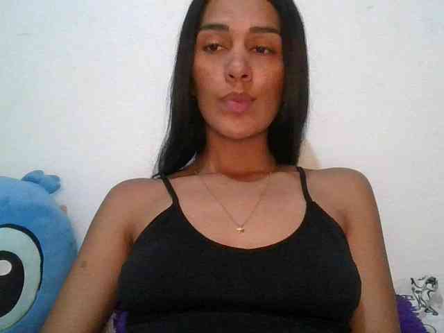 JuanaBrunette webcam