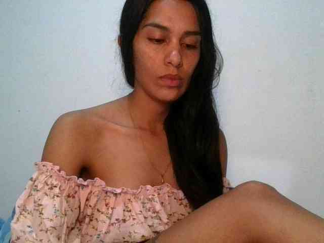 JuanaBrunette webcam