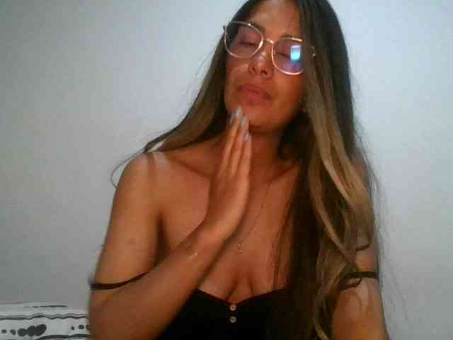 JuanaBrunette webcam