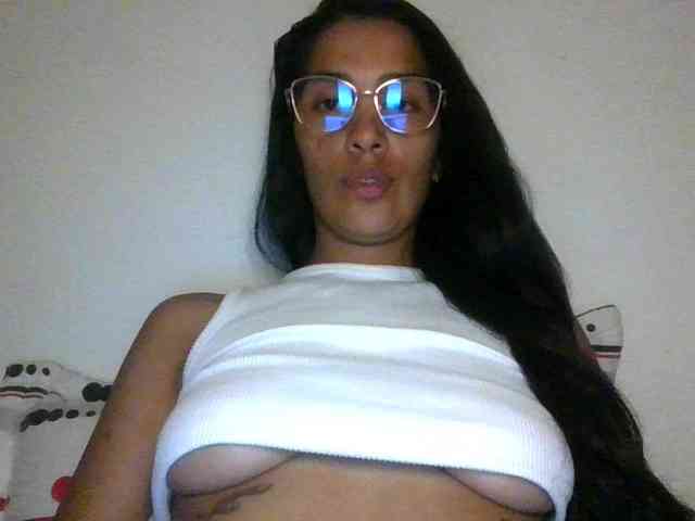 JuanaBrunette webcam