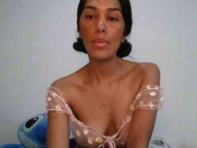 JuanaBrunette webcam