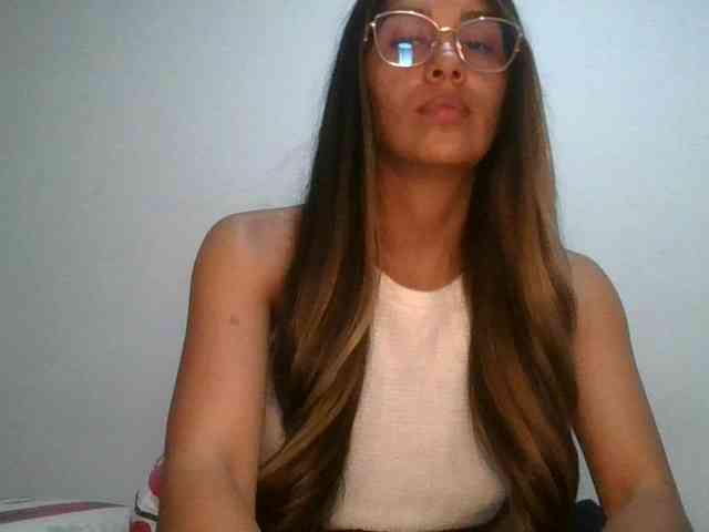 JuanaBrunette webcam