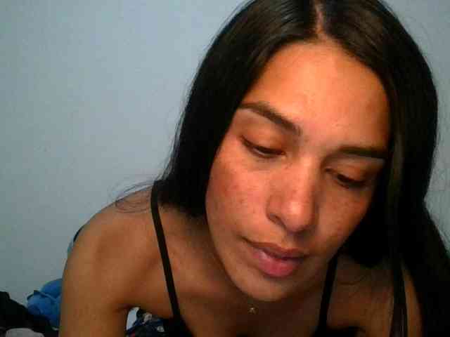 JuanaBrunette webcam