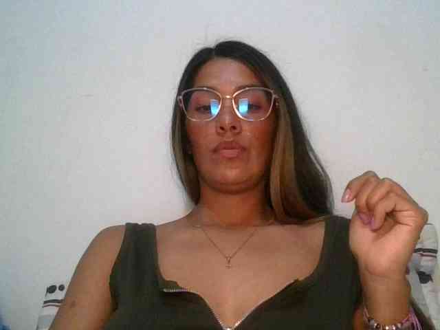 JuanaBrunette webcam