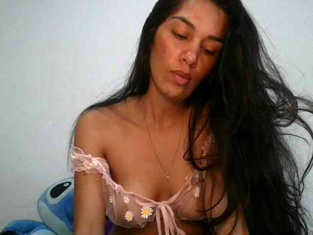 JuanaBrunette webcam
