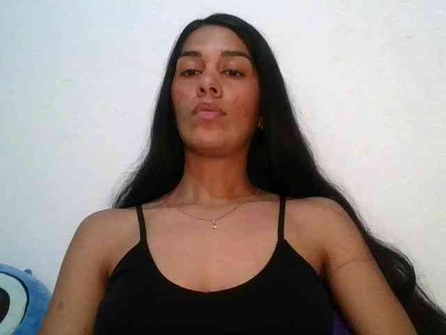 JuanaBrunette webcam
