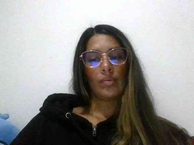 JuanaBrunette webcam